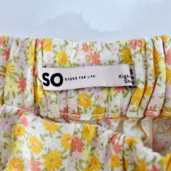 Juniors' SO Tie-Front Ruffled Tiered High Rise Short Yellow Floral - Picture 6 of 9